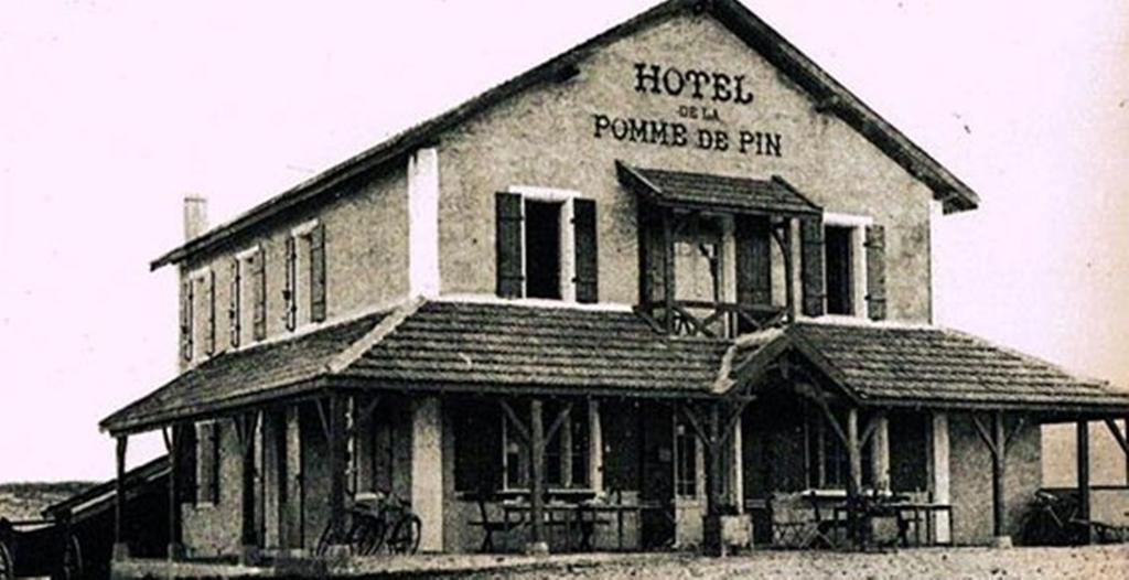 Hotel De La Pomme De Pin В'є-Буко-ле-Бен Екстер'єр фото