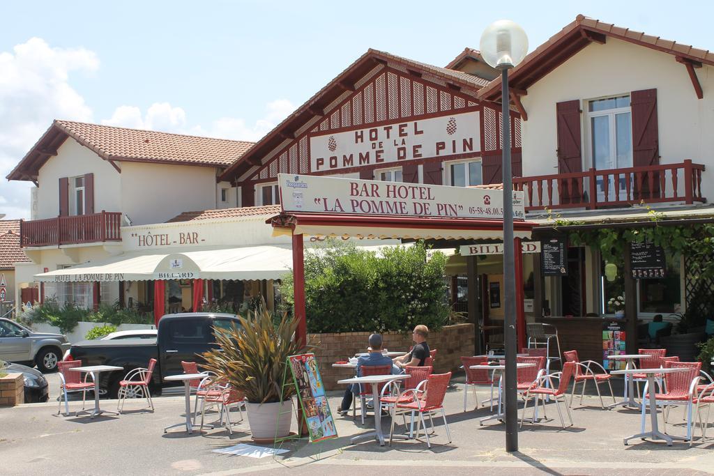 Hotel De La Pomme De Pin В'є-Буко-ле-Бен Екстер'єр фото